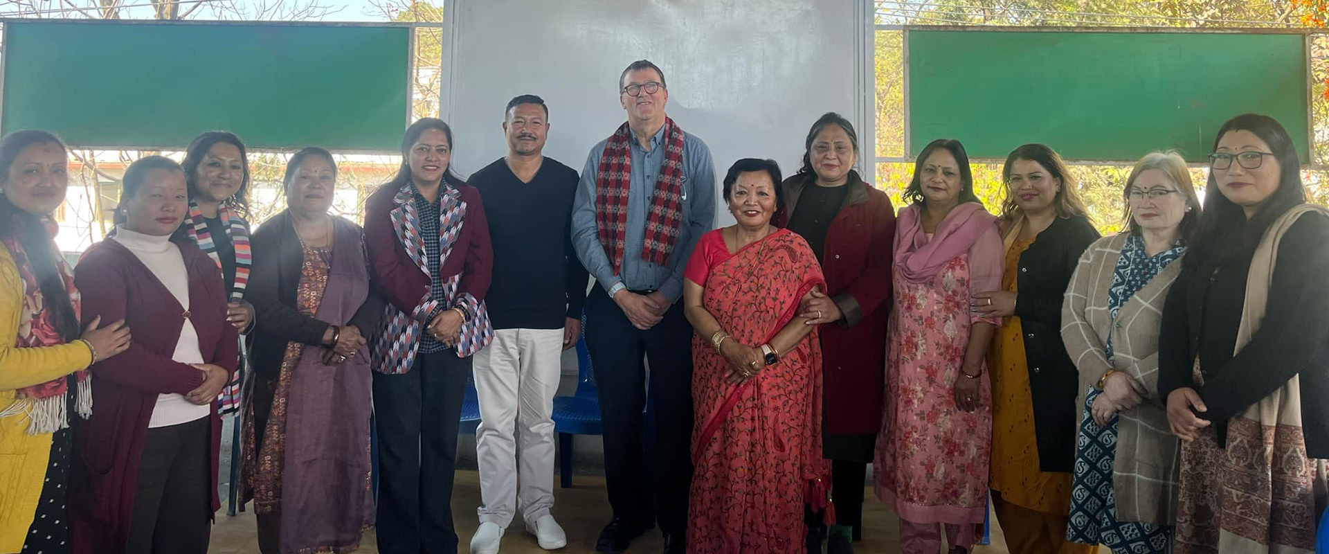 Senior Expert Contact Program