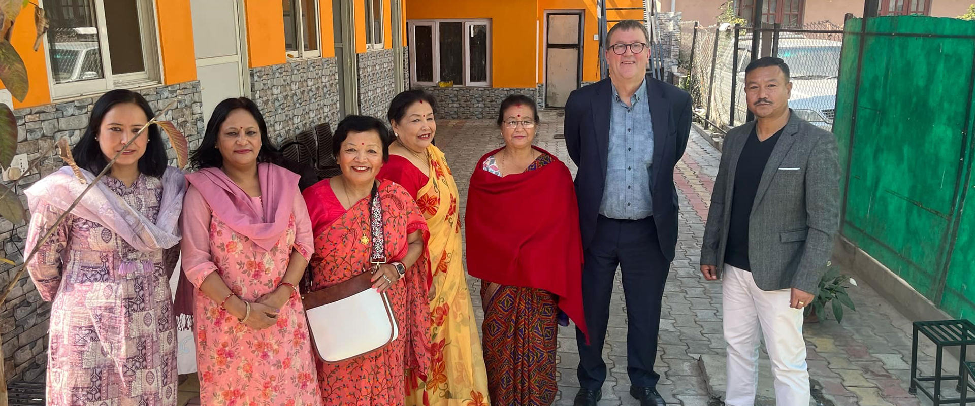 Senior Expert Contact Program