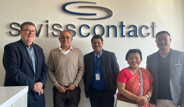 Senior Expert Contact Program